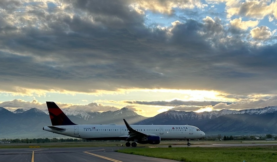 Delta Air Lines crossing runway 